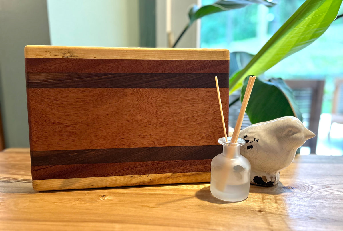 Medium Cutting Board